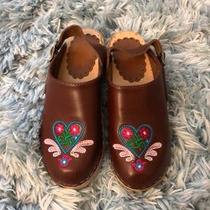Hanna andersson girls clogs